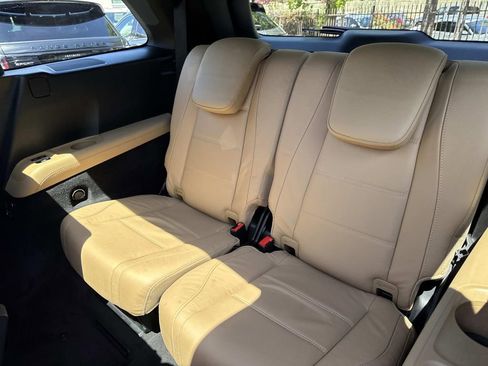 Used 2024 Mercedes-Benz GLS 580 4MATIC image 13