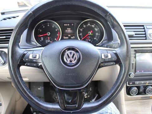 Used 2017 Volkswagen Passat 1.8T SE FWD image 9