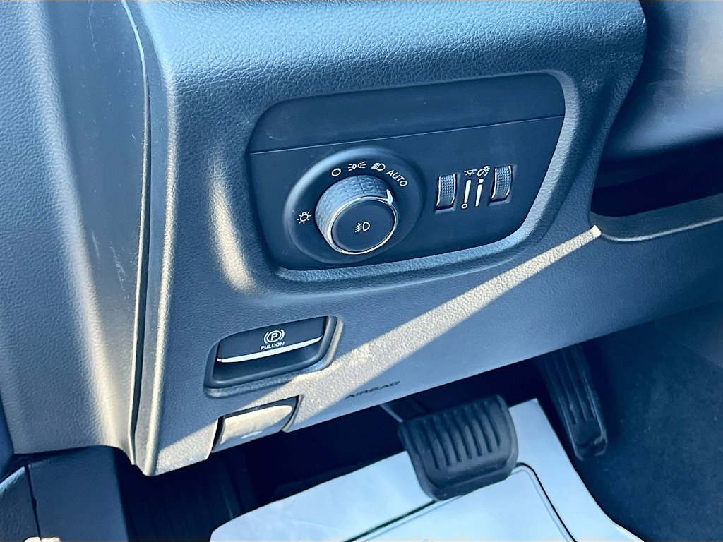 New 2026 Jeep Grand Cherokee Limited w/ Luxury Tech Group II RWD image 10