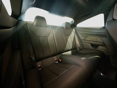 Used 2022 BMW M4 Coupe w/ Executive Package RWD image 28