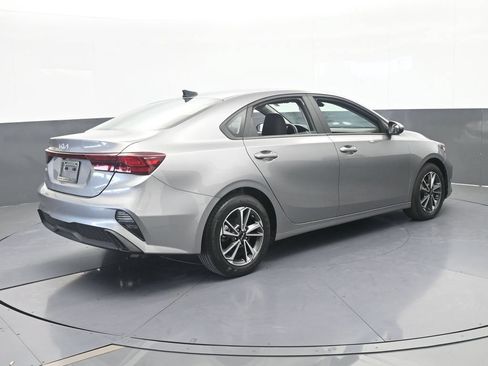 Used 2023 Kia Forte LXS FWD image 6
