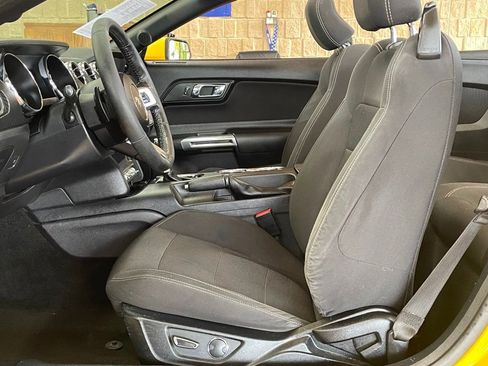Used 2016 Ford Mustang Convertible w/ Equipment Group 051A RWD image 20