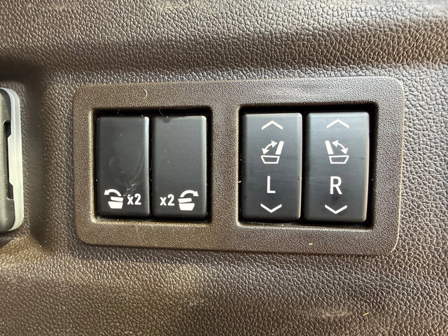 Used 2023 GMC Yukon Denali RWD image 21