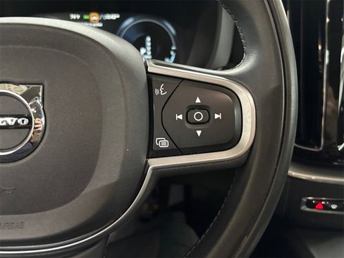 Used 2019 Volvo XC60 T8 Momentum w/ Premium Package image 26