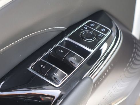 Certified 2024 Cadillac Lyriq Tech RWD image 10