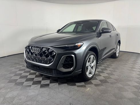 Used 2025 Audi Q5 Premium Plus w/ Premium Plus AWD/4WD image 4