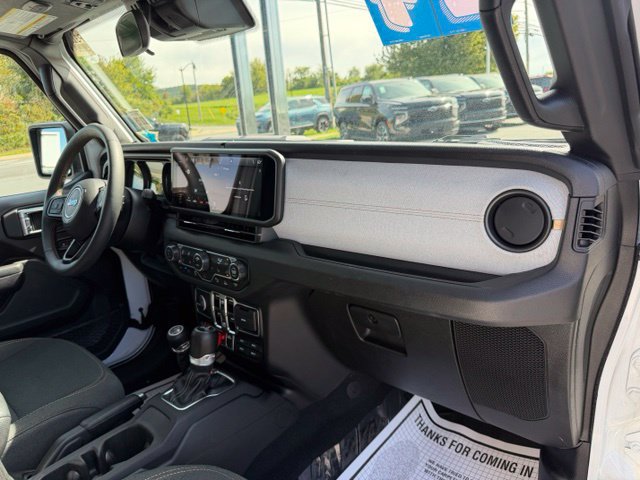 Used 2024 Jeep Wrangler Unlimited AWD/4WD image 39