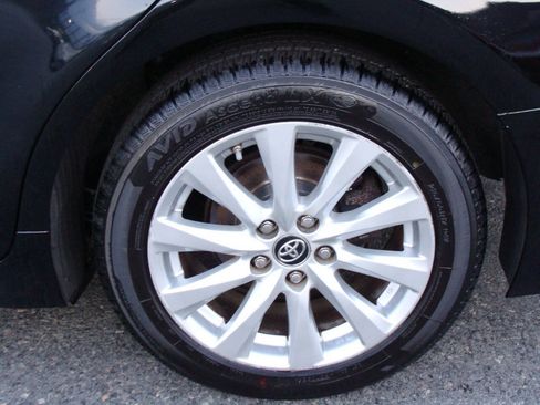 Used 2018 Toyota Camry SE FWD image 10