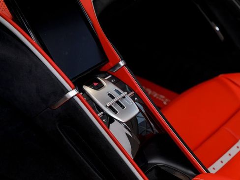 Used 2024 Ferrari Roma Spider image 23