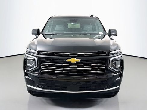 Used 2025 Chevrolet Suburban High Country AWD/4WD image 2