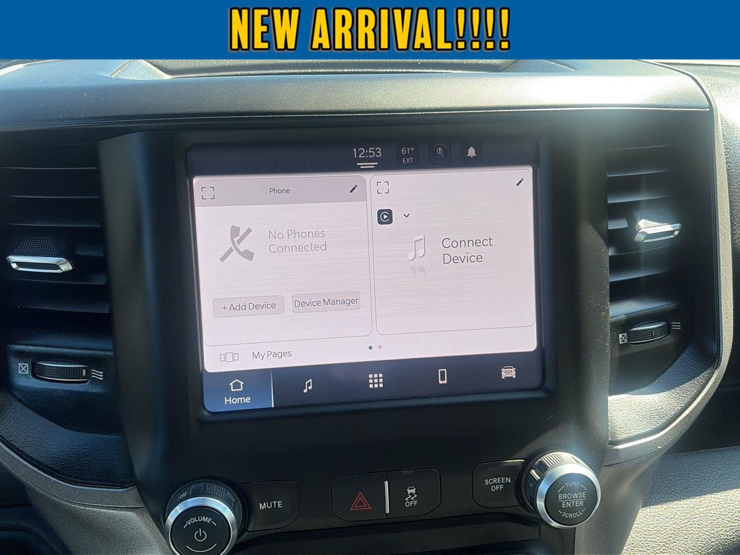 Used 2022 RAM 3500 Tradesman w/ Chrome Appearance Group AWD/4WD image 18