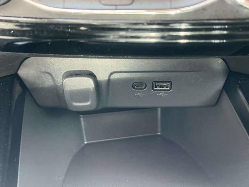Used 2024 Chevrolet Trax RS w/ Driver Confidence Package FWD image 30