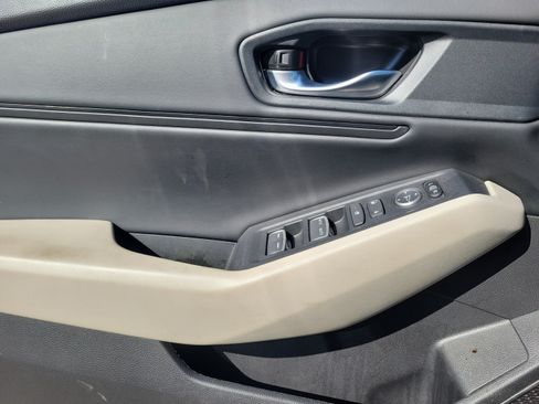 Used 2023 Honda Accord EX image 11