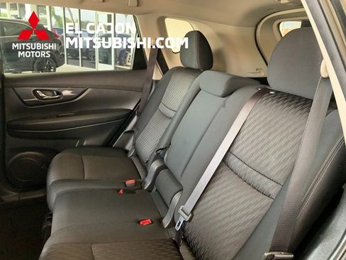 Used 2020 Nissan Rogue SV image 13