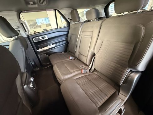 Used 2021 Ford Explorer XLT image 24
