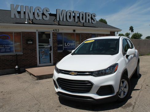 Used 2020 Chevrolet Trax LS FWD image 1
