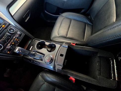Used 2016 Ford Explorer XLT w/ Equipment Group 202A AWD/4WD image 37