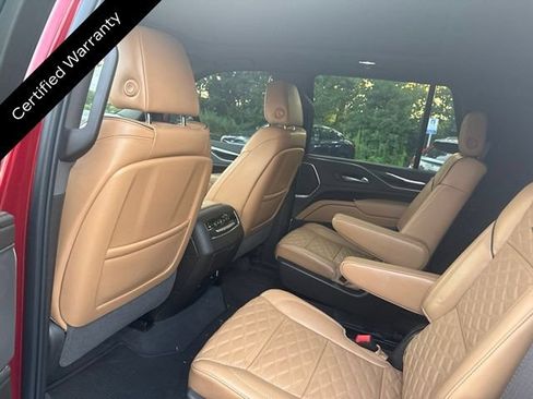 Used 2023 Cadillac Escalade Premium Luxury AWD/4WD image 15