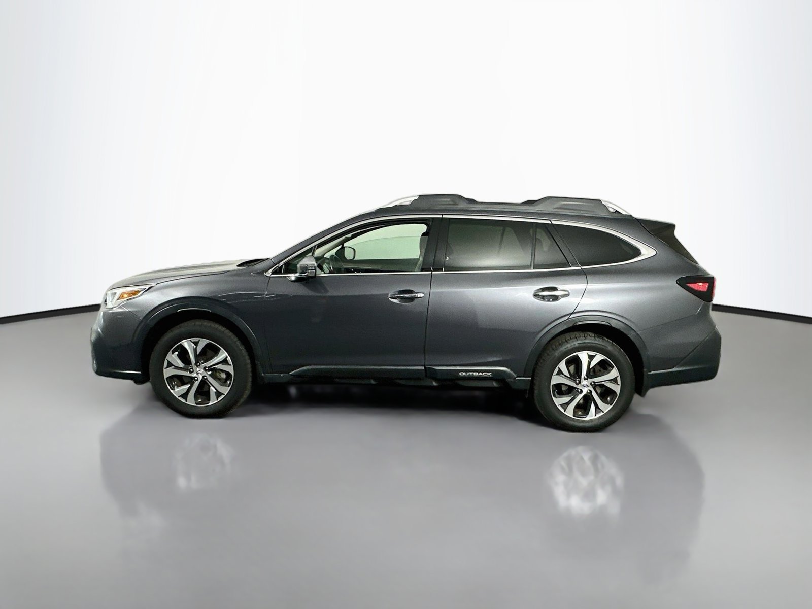 Used 2020 Subaru Outback Touring XT AWD/4WD image 5
