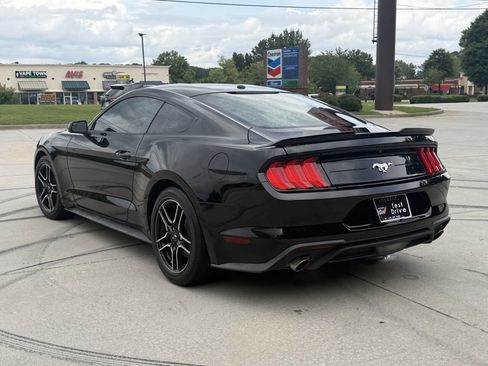 Used 2018 Ford Mustang Coupe w/ Equipment Group 101A RWD image 18