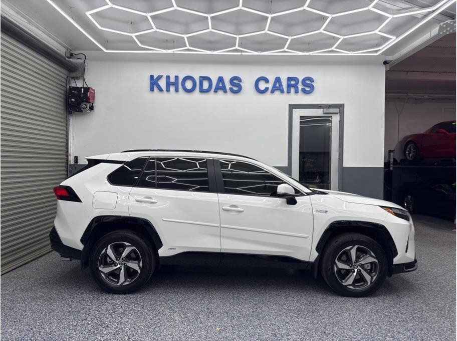 Used 2022 Toyota RAV4 SE w/ Weather & Moonroof Package AWD/4WD image 6