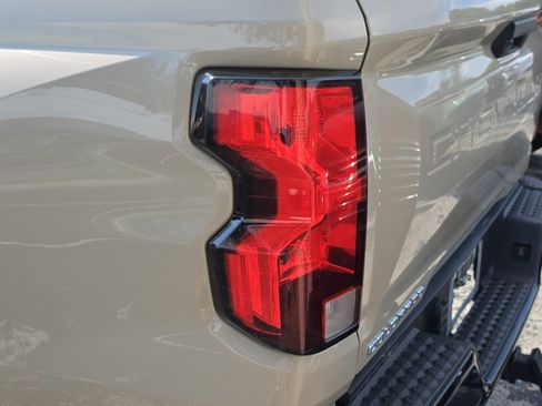 Used 2024 Chevrolet Colorado W/T RWD image 10