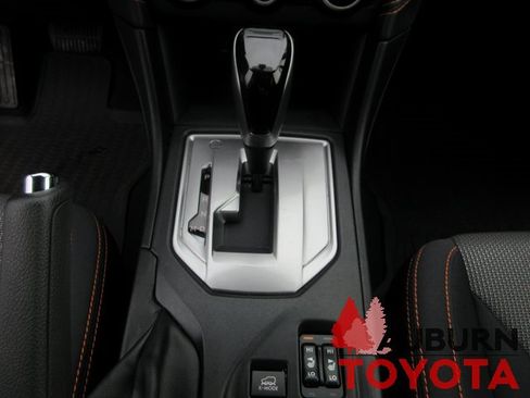 Used 2022 Subaru Crosstrek 2.0i Premium w/ Moonroof Package image 21