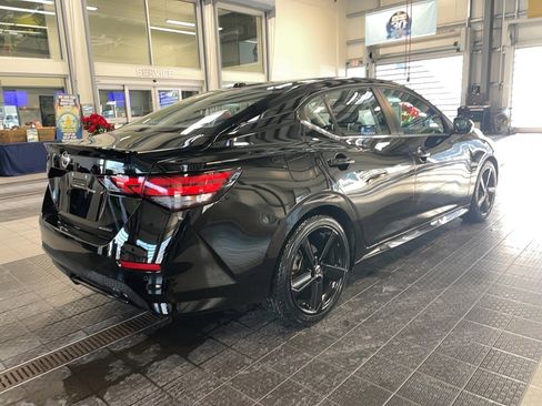 Used 2022 Nissan Sentra SR w/ Midnight Edition image 16