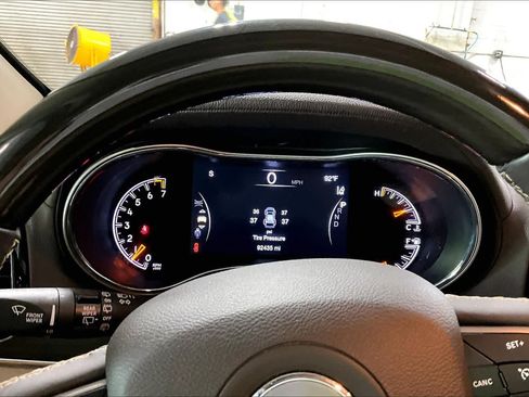 Used 2021 Jeep Grand Cherokee Overland AWD/4WD image 26
