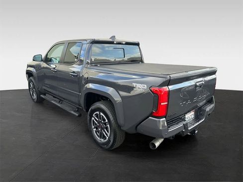 Used 2024 Toyota Tacoma TRD Sport w/ TRD Sport Upgrade Package image 4