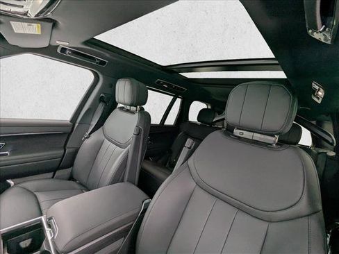 New 2026 Land Rover Range Rover Long Wheelbase SE AWD/4WD image 14