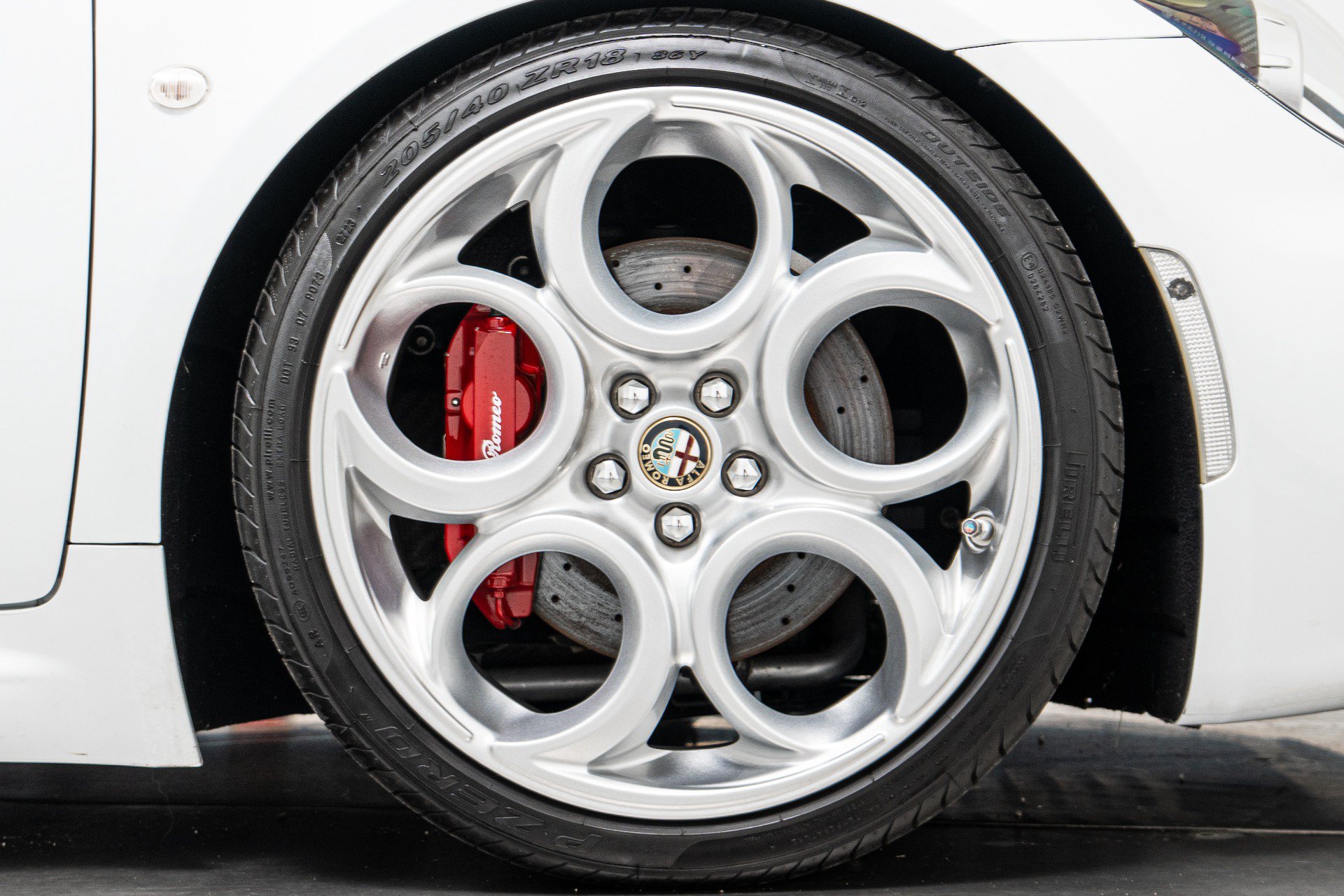 Used 2015 Alfa Romeo 4C Coupe w/ Leather Interior Group RWD image 38