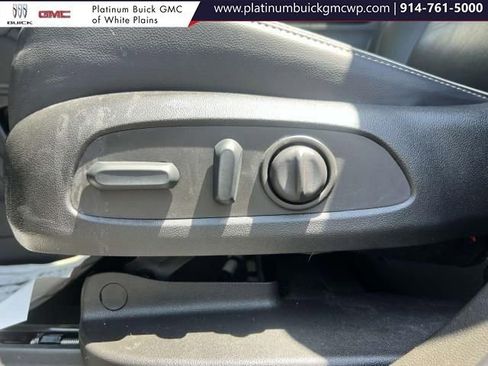 Used 2022 GMC Acadia Denali w/ Denali Technology Package image 17