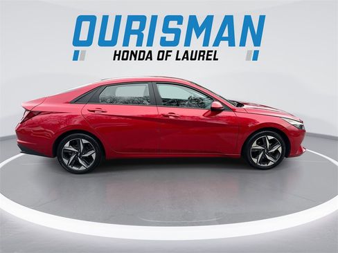 Used 2023 Hyundai Elantra SEL w/ Convenience Package image 9