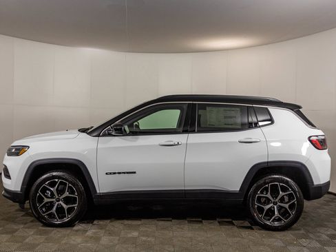 New 2026 Jeep Compass Limited image 18