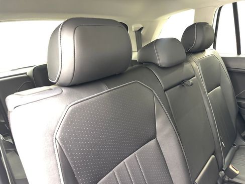 Used 2024 Volkswagen Tiguan SE FWD image 44