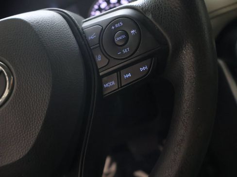 Used 2022 Toyota RAV4 XLE FWD image 20