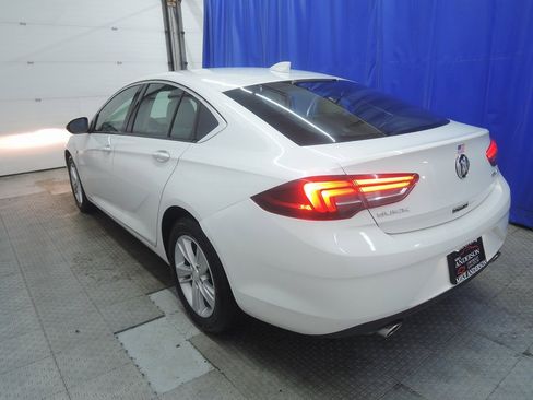 Used 2018 Buick Regal Preferred image 7