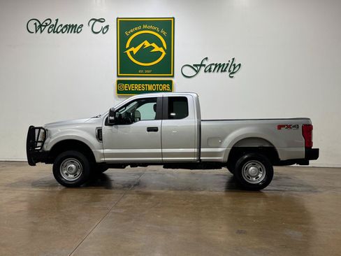 Used 2018 Ford F250 XL w/ Power Equipment Group AWD/4WD image 5