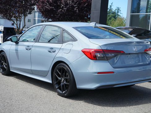 Used 2023 Honda Civic Sport image 3