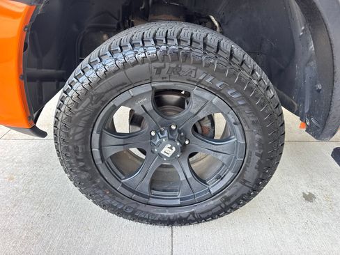 Used 2015 RAM 1500 Sport w/ Ignition Orange Sport Package AWD/4WD image 18