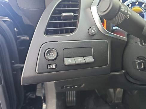 Used 2018 Chevrolet Corvette Stingray Coupe w/ 2LT Preferred Equipment Group image 17