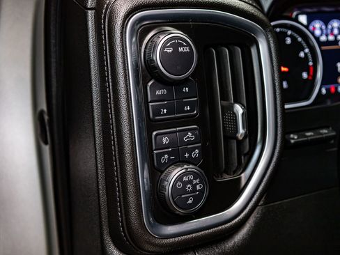 Used 2020 Chevrolet Silverado 2500 LTZ w/ LTZ Plus Package image 16