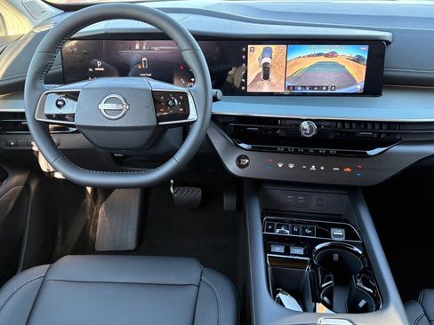 New 2025 Nissan Murano SL image 14