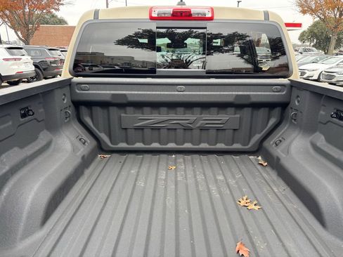 Used 2024 Chevrolet Colorado ZR2 w/ Technology Package image 25