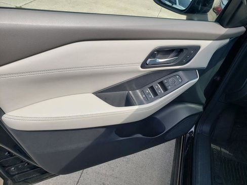 Certified 2024 Nissan Rogue SL w/ SL Premium Package image 16