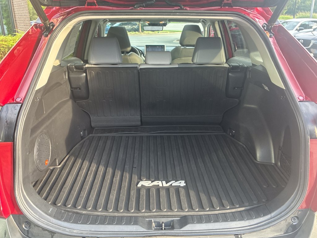 Used 2020 Toyota RAV4 Limited AWD/4WD image 32