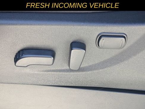 Used 2026 Nissan Frontier SV w/ SV Convenience Package RWD image 17