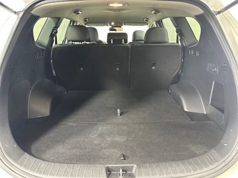Used 2019 Hyundai Santa Fe SE image 25