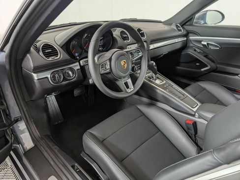 Certified 2025 Porsche 718 Cayman Coupe image 4